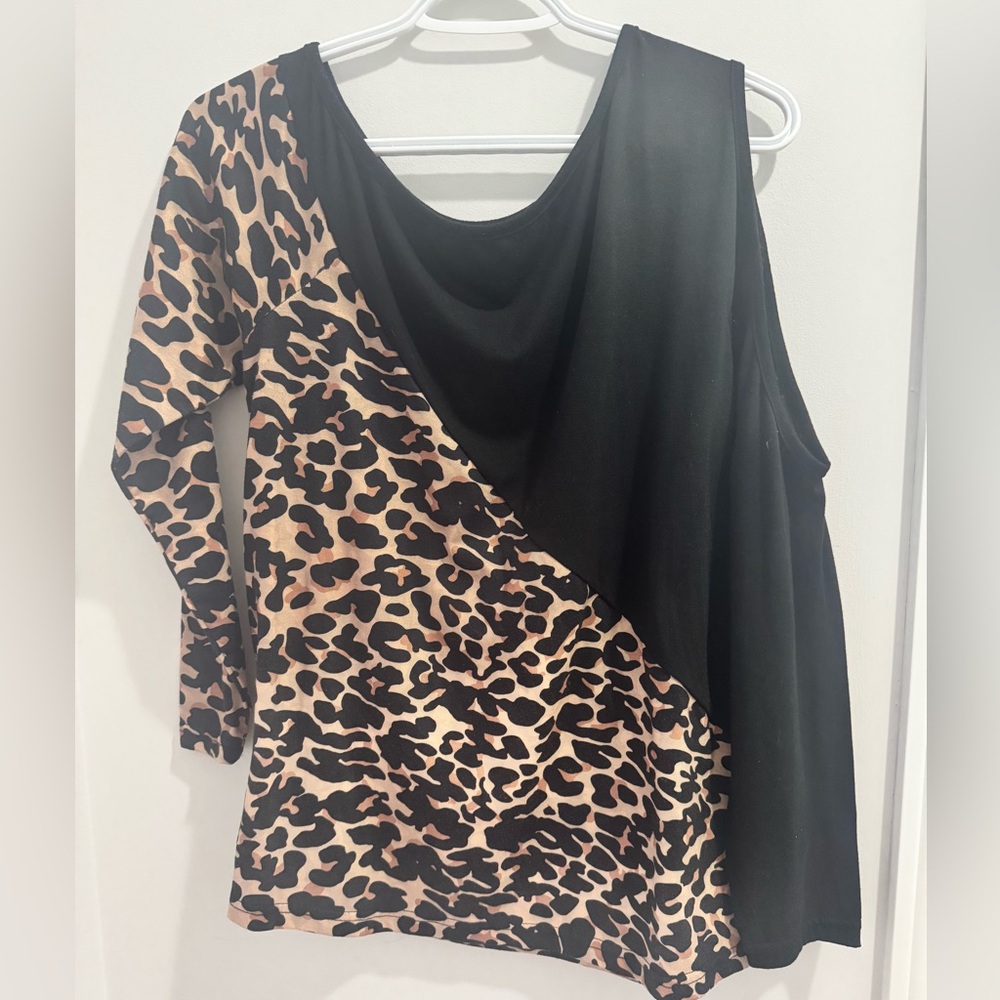 Leopard Print/Black Long Sleeve Open Shoulder Top - 🐆🖤